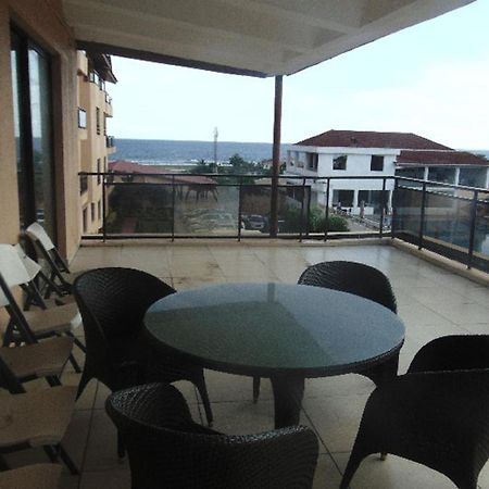 Palm Spring Resort Monrovia Dış mekan fotoğraf