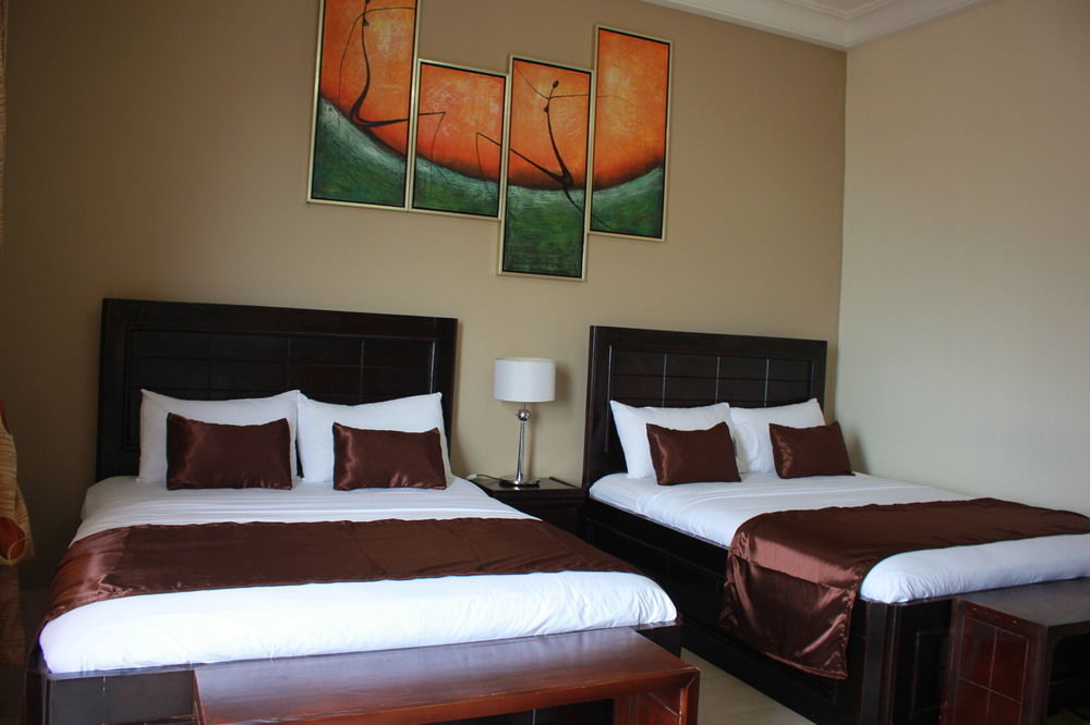 Palm Spring Resort Monrovia Dış mekan fotoğraf
