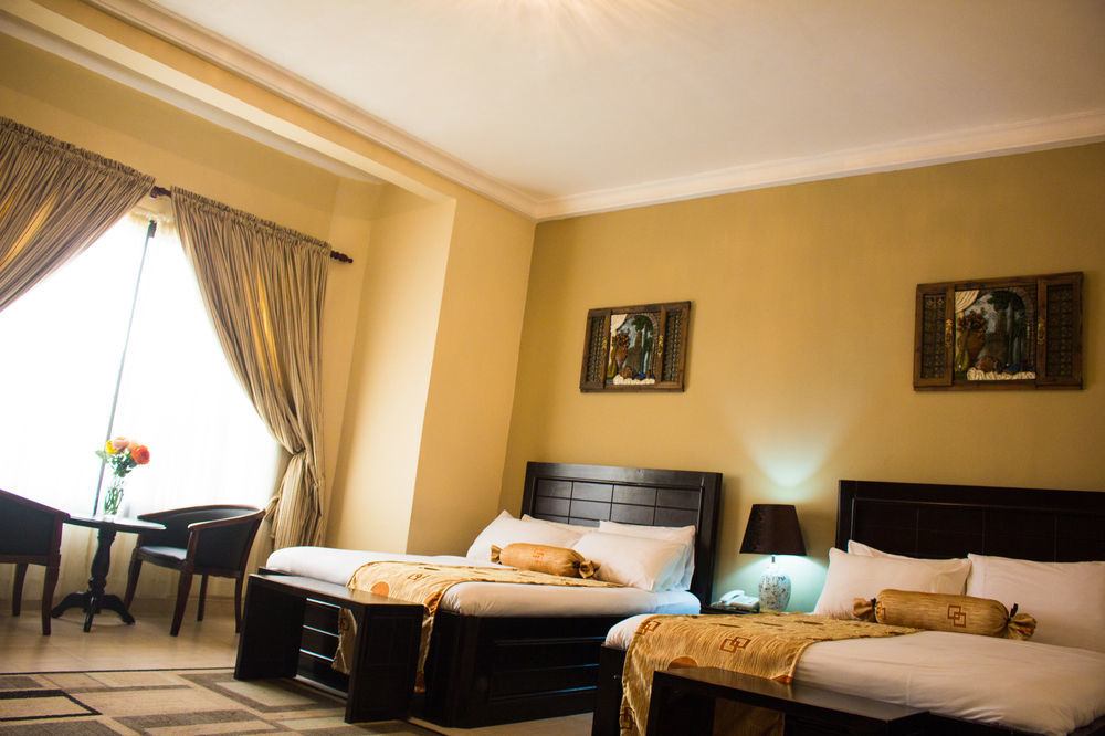 Palm Spring Resort Monrovia Dış mekan fotoğraf