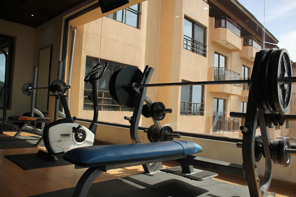 Palm Spring Resort Monrovia Dış mekan fotoğraf