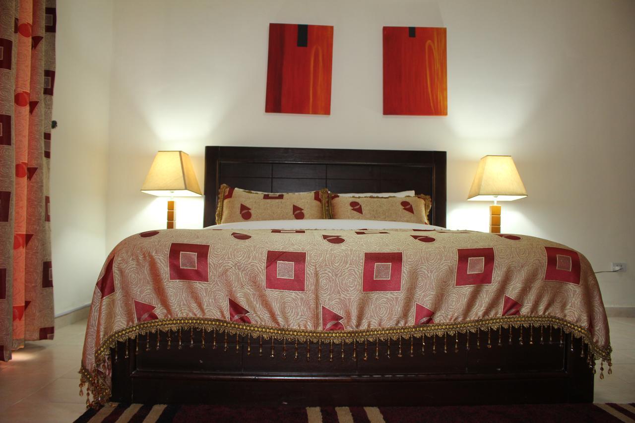 Palm Spring Resort Monrovia Dış mekan fotoğraf