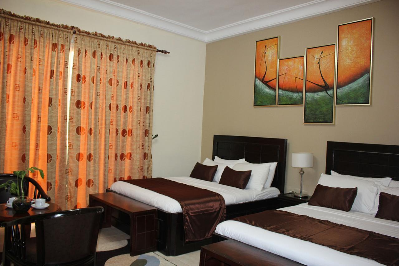 Palm Spring Resort Monrovia Dış mekan fotoğraf